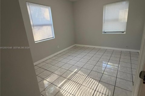 Снять в аренду виллу или дом в Джэксонвилл, Флорида 2 спальни, 91.04м2, № 2065331 - фото 2