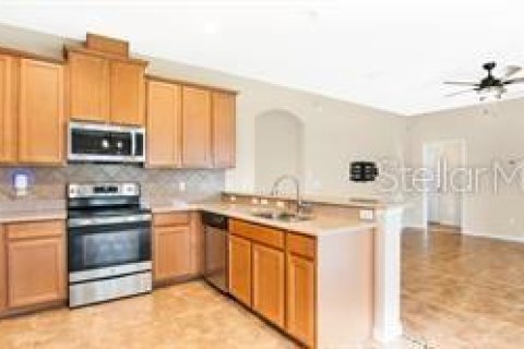 Villa ou maison à louer à Oviedo, Floride: 5 chambres, 253.81 m2 № 2115145 - photo 10