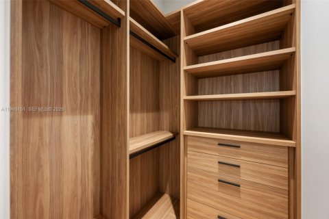 House in Pinecrest, Florida 7 bedrooms, 636.01 sq.m. № 2003038 - photo 27