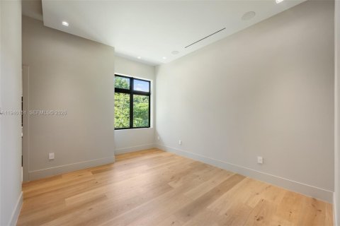 House in Pinecrest, Florida 7 bedrooms, 636.01 sq.m. № 2003038 - photo 29