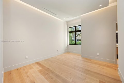 House in Pinecrest, Florida 7 bedrooms, 636.01 sq.m. № 2003038 - photo 18