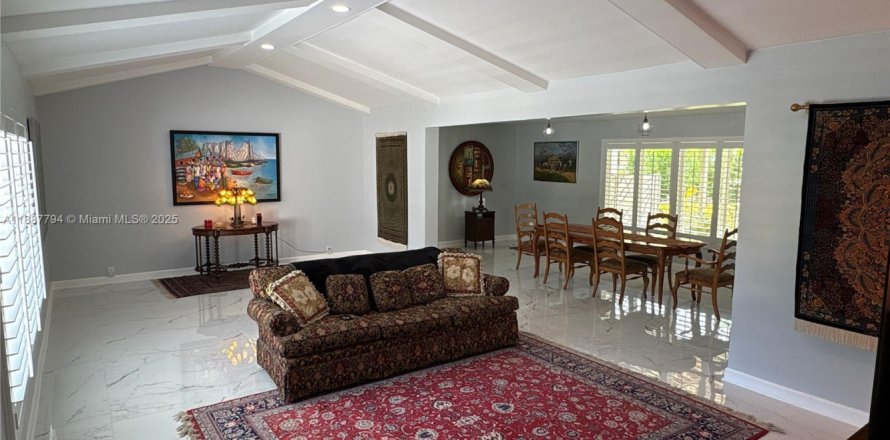 Дом в Корал-Гейблс, Флорида 3 спальни, 247.31м2 № 1946837