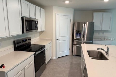 Casa en alquiler en Spring Hill, Florida, 4 dormitorios, 169.83 m2 № 1805841 - foto 12