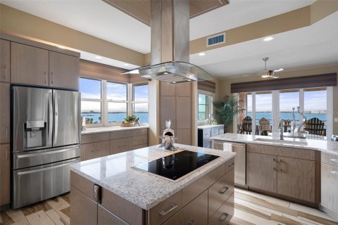 Condo in Saint Petersburg, Florida, 3 bedrooms  № 1720907 - photo 13