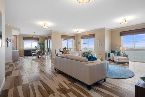 Condo in Saint Petersburg, Florida, 3 bedrooms  № 1720907 - photo 7