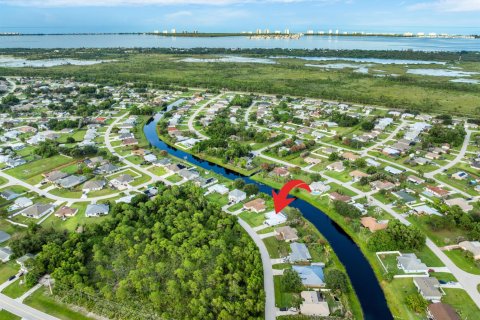 Villa ou maison à vendre à Port St. Lucie, Floride: 3 chambres, 153.94 m2 № 2188188 - photo 2