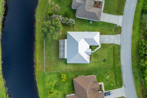 Villa ou maison à vendre à Port St. Lucie, Floride: 3 chambres, 153.94 m2 № 2188188 - photo 17