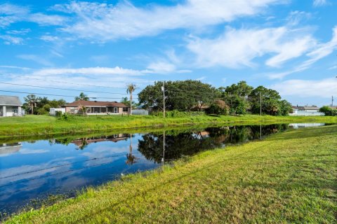 Villa ou maison à vendre à Port St. Lucie, Floride: 3 chambres, 153.94 m2 № 2188188 - photo 12