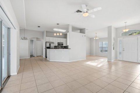 Villa ou maison à vendre à Port St. Lucie, Floride: 3 chambres, 153.94 m2 № 2188188 - photo 25