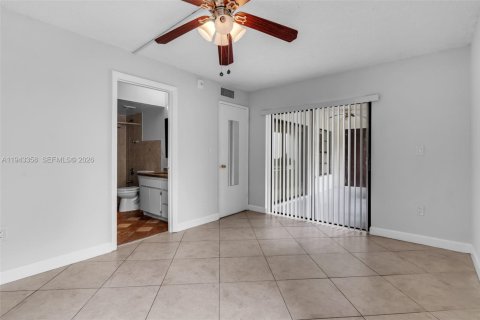 Copropriété à vendre à Miami, Floride: 2 chambres, 89.65 m2 № 2001304 - photo 18