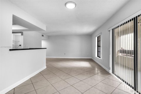Copropriété à vendre à Miami, Floride: 2 chambres, 89.65 m2 № 2001304 - photo 24