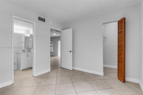 Copropriété à vendre à Miami, Floride: 2 chambres, 89.65 m2 № 2001304 - photo 13