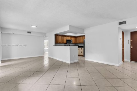 Copropriété à vendre à Miami, Floride: 2 chambres, 89.65 m2 № 2001304 - photo 29