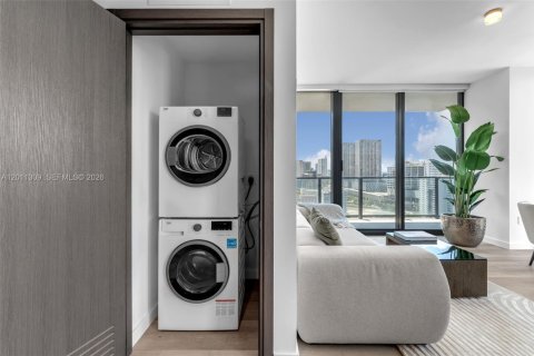 Condo in Miami, Florida, 2 bedrooms № 2075512 - photo 10