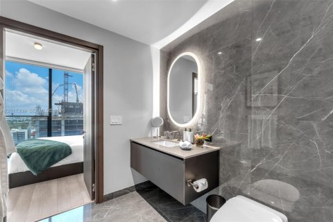 Condo in Miami, Florida, 2 bedrooms № 2075512 - photo 14