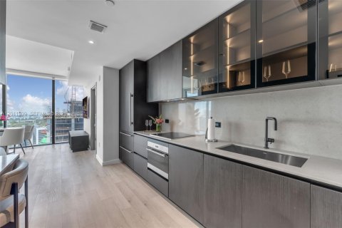 Condo in Miami, Florida, 2 bedrooms № 2075512 - photo 7