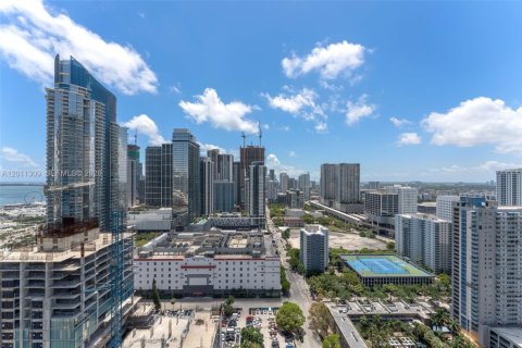 Condo in Miami, Florida, 2 bedrooms № 2075512 - photo 29