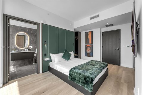 Condo in Miami, Florida, 2 bedrooms № 2075512 - photo 24