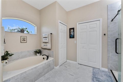House in Port Charlotte, Florida 4 bedrooms, 216 sq.m. № 2115910 - photo 25