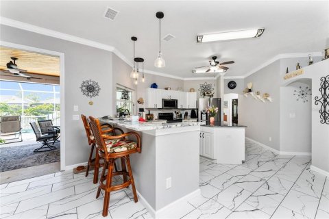 House in Port Charlotte, Florida 4 bedrooms, 216 sq.m. № 2115910 - photo 12