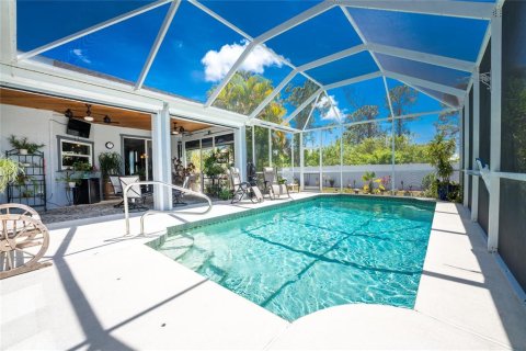 House in Port Charlotte, Florida 4 bedrooms, 216 sq.m. № 2115910 - photo 2
