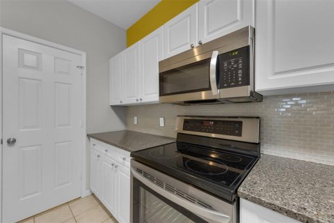 Condo in Kissimmee, Florida, 3 bedrooms  № 1558635 - photo 12