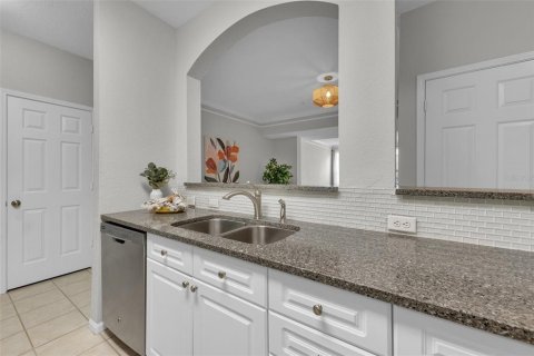 Condo in Kissimmee, Florida, 3 bedrooms  № 1558635 - photo 9