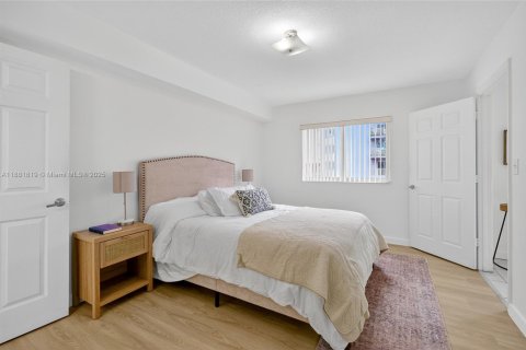 Купить кондоминиум в Майами, Флорида 2 спальни, 83.61м2, № 2013920 - фото 7