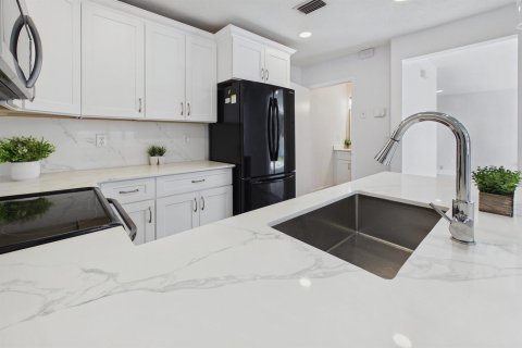 Купить виллу или дом в Корал-Спрингс, Флорида 3 комнаты, 161.46м2, № 2303854 - фото 15