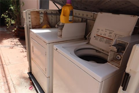 Casa en alquiler en Miami Beach, Florida, 1 dormitorio, 58.06 m2 № 2010507 - foto 15