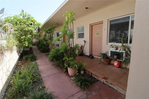 Casa en alquiler en Miami Beach, Florida, 1 dormitorio, 58.06 m2 № 2010507 - foto 16