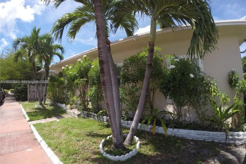 Casa en alquiler en Miami Beach, Florida, 1 dormitorio, 58.06 m2 № 2010507 - foto 13