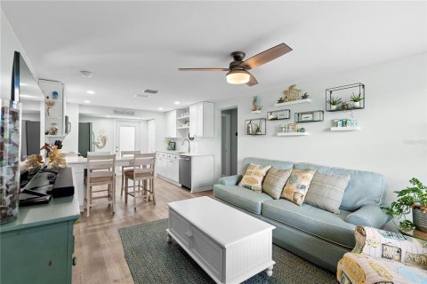 Casa en venta en New Smyrna Beach, Florida, 3 dormitorios, 90.3 m2 № 1555357 - foto 7