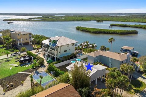 Casa en venta en New Smyrna Beach, Florida, 3 dormitorios, 90.3 m2 № 1555357 - foto 1