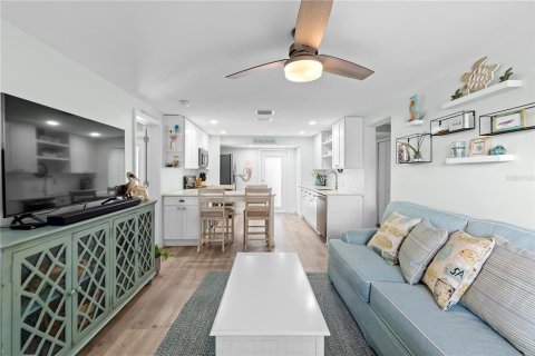 Casa en venta en New Smyrna Beach, Florida, 3 dormitorios, 90.3 m2 № 1555357 - foto 6
