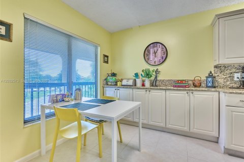 Condo in Boynton Beach, Florida, 2 bedrooms № 2170354 - photo 16