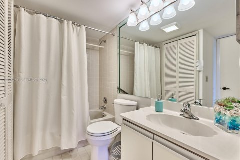 Condo in Boynton Beach, Florida, 2 bedrooms № 2170354 - photo 24
