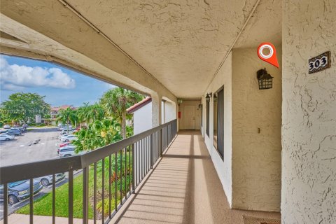 Condo in Boynton Beach, Florida, 2 bedrooms № 2170354 - photo 4