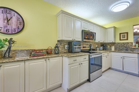 Condo in Boynton Beach, Florida, 2 bedrooms № 2170354 - photo 27