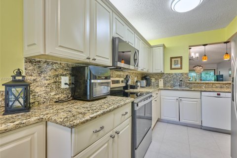 Condo in Boynton Beach, Florida, 2 bedrooms № 2170354 - photo 29