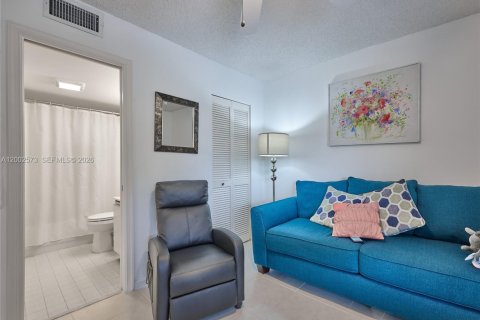 Condo in Boynton Beach, Florida, 2 bedrooms № 2170354 - photo 20