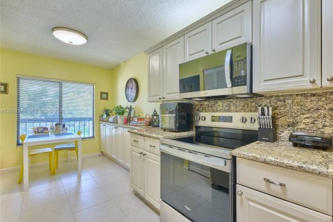 Condo in Boynton Beach, Florida, 2 bedrooms № 2170354 - photo 30