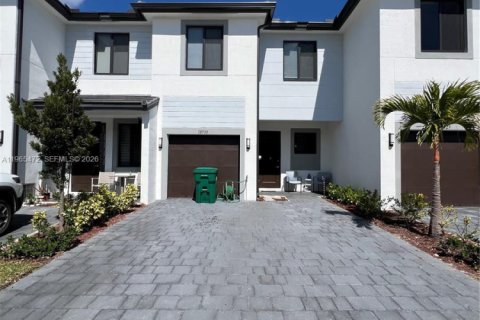 Adosado en venta en Homestead, Florida, 3 dormitorios, 135.45 m2 № 2027346 - foto 2