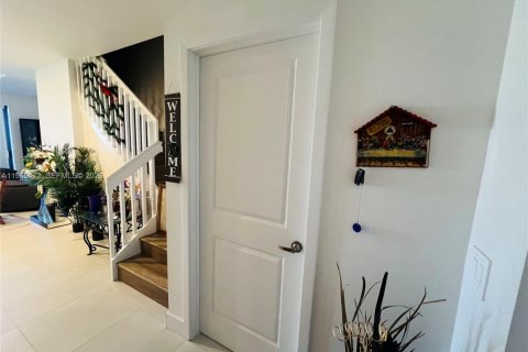 Adosado en venta en Homestead, Florida, 3 dormitorios, 135.45 m2 № 2027346 - foto 3