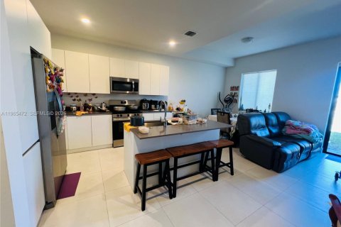 Adosado en venta en Homestead, Florida, 3 dormitorios, 135.45 m2 № 2027346 - foto 12