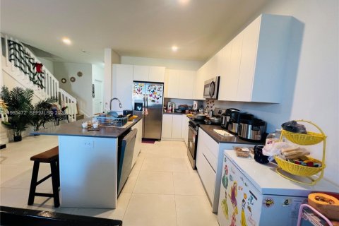 Adosado en venta en Homestead, Florida, 3 dormitorios, 135.45 m2 № 2027346 - foto 11