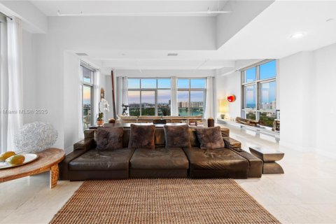 Condo in Miami Beach, Florida, 3 bedrooms  № 1660158 - photo 4