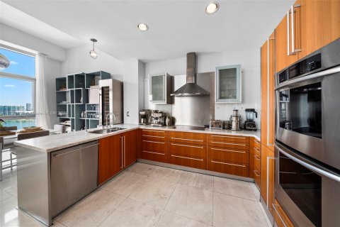 Condo in Miami Beach, Florida, 3 bedrooms  № 1660158 - photo 22