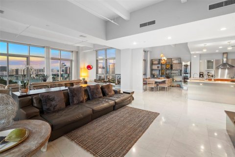 Condo in Miami Beach, Florida, 3 bedrooms  № 1660158 - photo 5