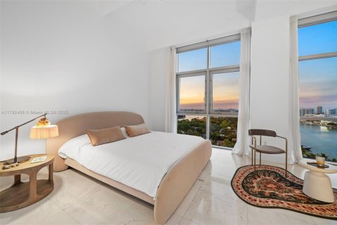 Condo in Miami Beach, Florida, 3 bedrooms  № 1660158 - photo 26